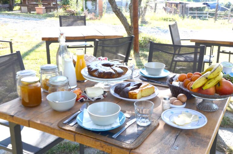 colazione agriturismo a San Pietro Vara, Agriturismo dei Legi